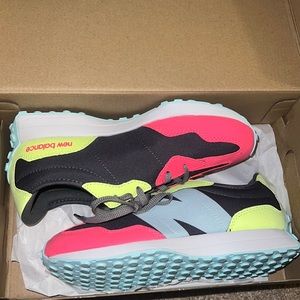 Like new New Balance sneakers